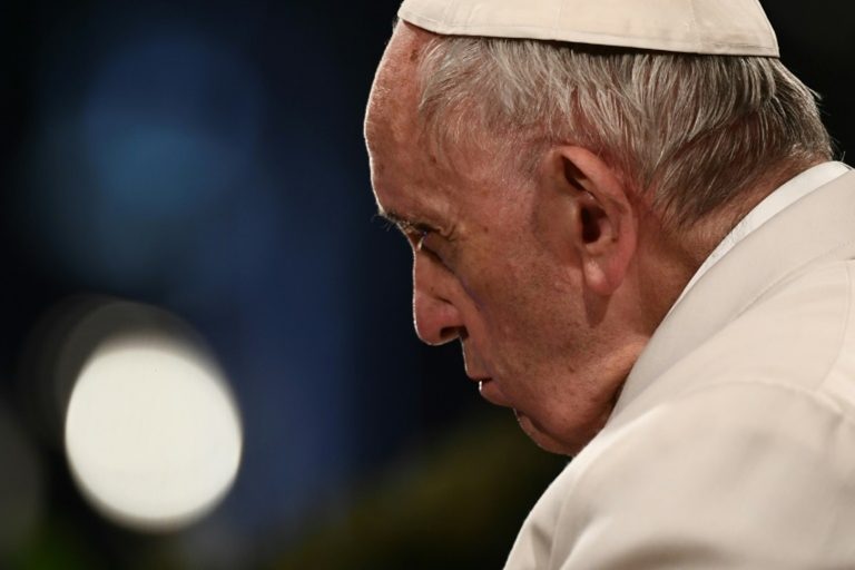 Le pape exprime sa honte de laisser aux jeunes « un monde fracturé »
