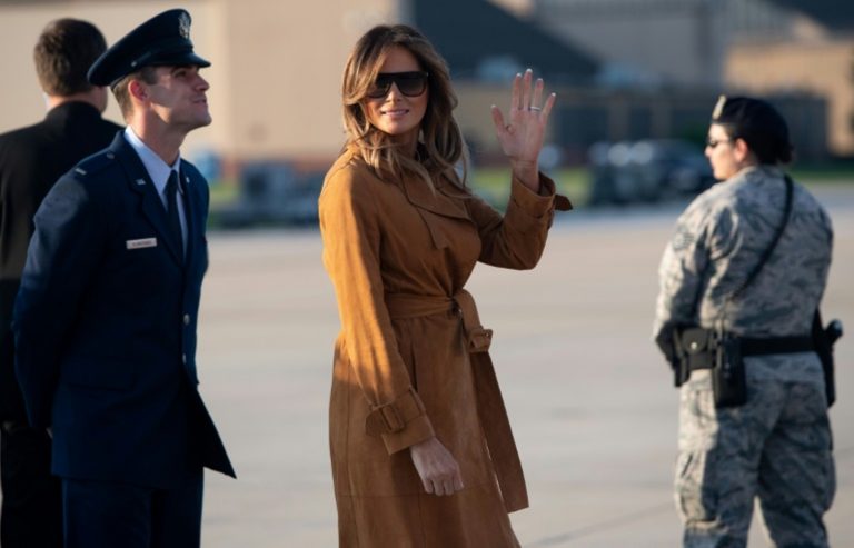 Melania Trump part pour l&rsquo;Afrique en solo
