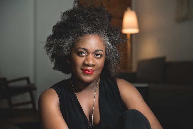 Christelle Biteghe : d’Ingénieure à créatrice d&rsquo;accessoires de mode africaine.