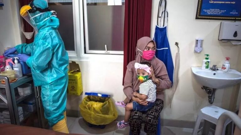 Pourquoi l’Indonésie s’inquiète-t-elle d’un baby-boom post-coronavirus?