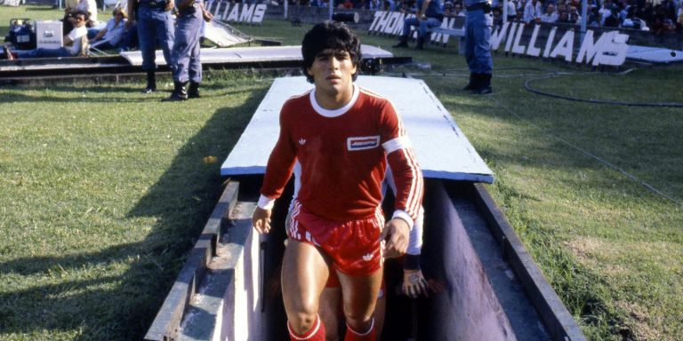 Diego Maradona, dieu du football, est mort