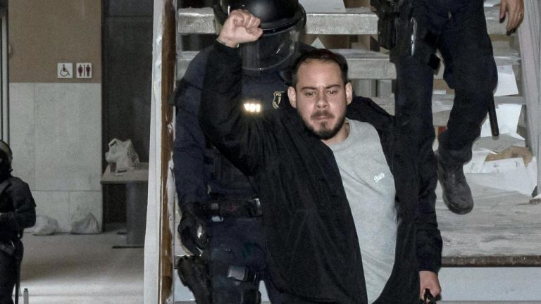 Qui est Pablo Hasél, le rappeur qui fait trembler le pouvoir espagnol ?