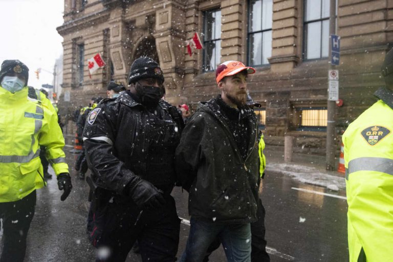 Manifestations contre les mesures sanitaires au Canada : des leaders du mouvement interpellés